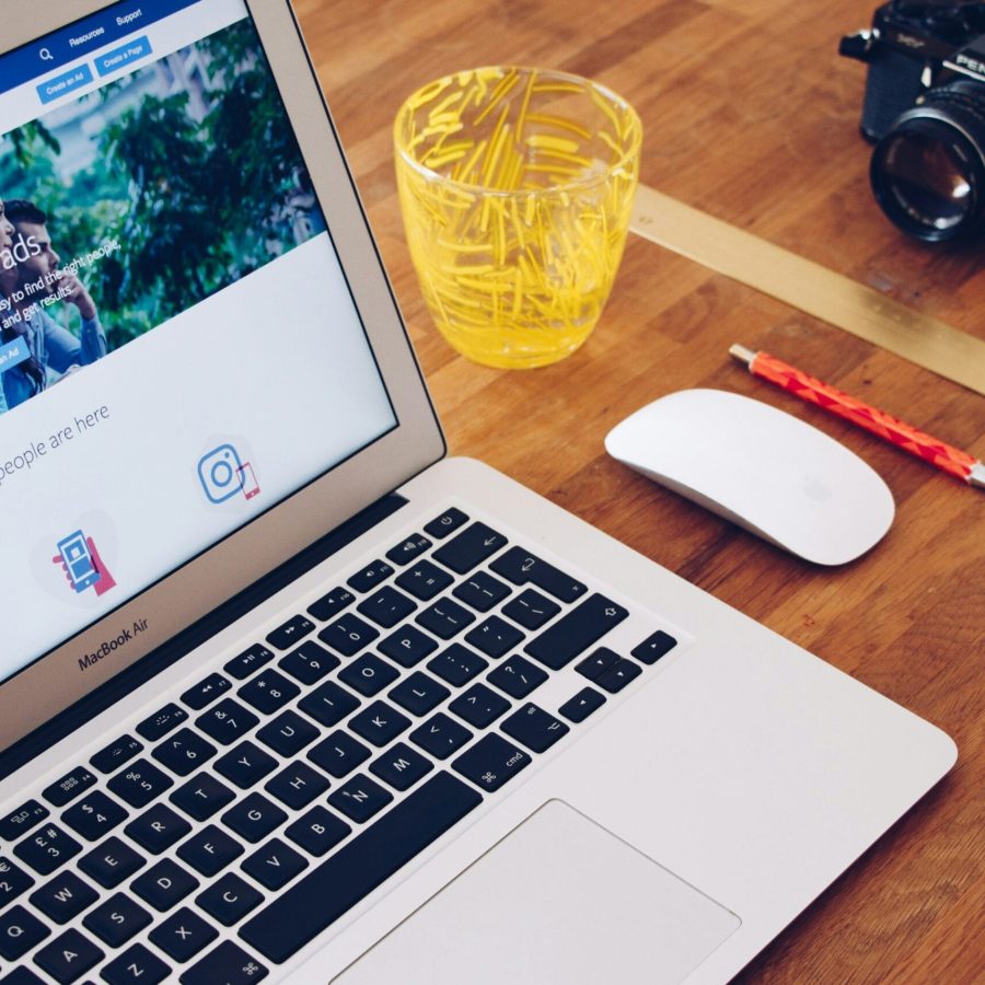 will-francis-r02wxT3-PYw-unsplash facebook ads data-driven digital marketing feature image